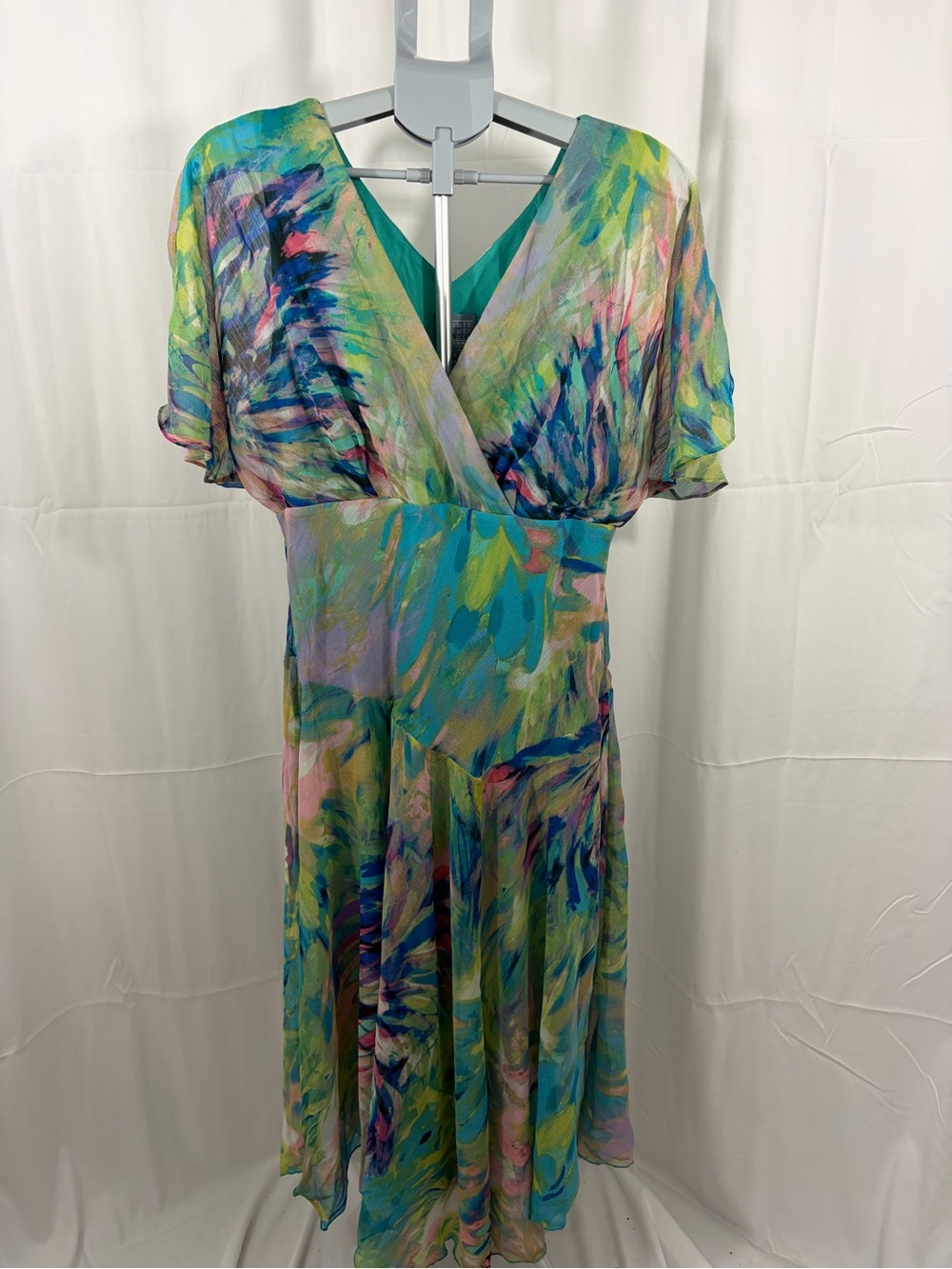 NWT Rabbit Designs Women's Size 16 Multicolor Abstract Print V-Neck Dress